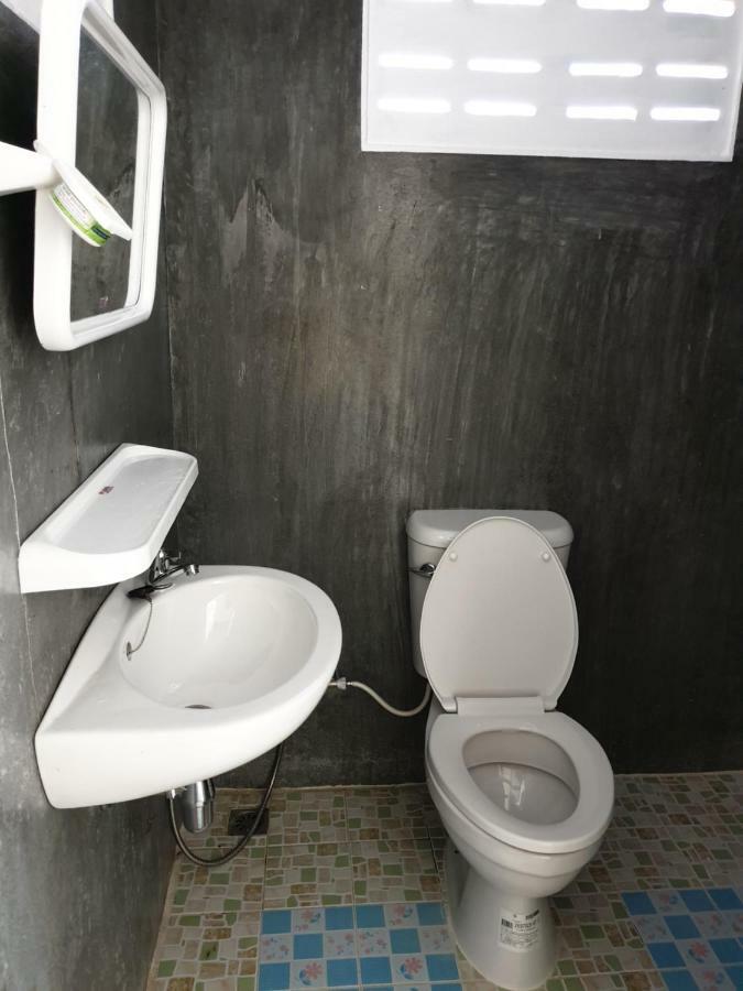 Rung Inn Homestay Ранонг Екстериор снимка